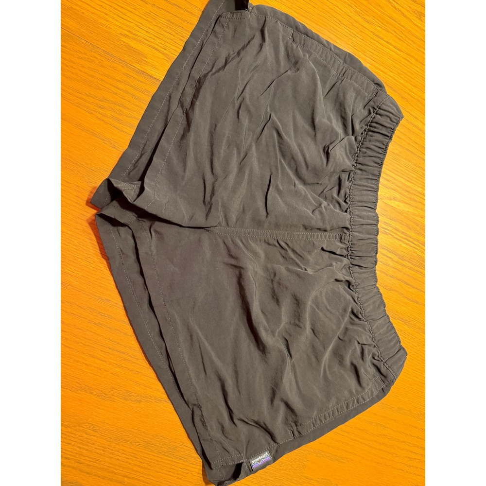Women's large Patagonia black baggie shorts 2 in inseam